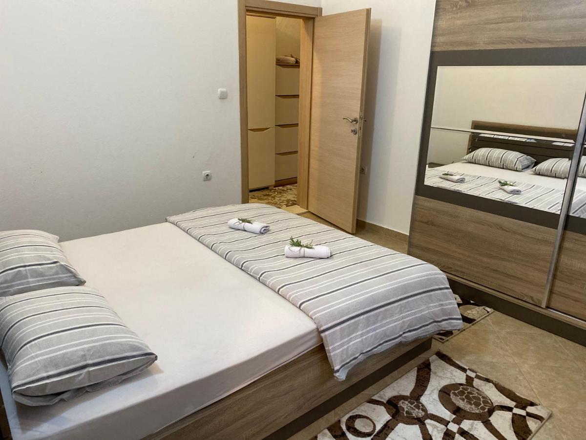Guest House Pocanic Tivat Exteriör bild